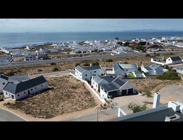 472M² VACANT LAND FOR SALE IN DA GAMA BAY
